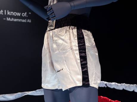 Le short porté par Mohamed Ali lors du combat de légende “Thrilla in Manila” aux enchères