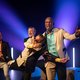 Fifty-ish biedt een grappig inkijkje in de ziel van mannen die een midlifecrisis voor proberen te zijn ★★★☆☆
