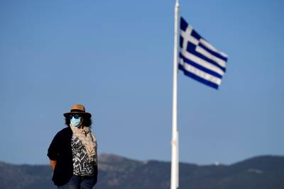 La Grèce met fin au masque obligatoire à l’extérieur