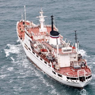 ‘Wat ze er precies uitvoeren, blijft een raadsel’: Nederlandse Defensie maakt zich zorgen om Russische schepen in Noordzee