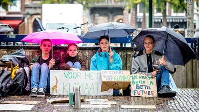 Honderden wetenschappers steunen klimaatspijbelaars in open brief