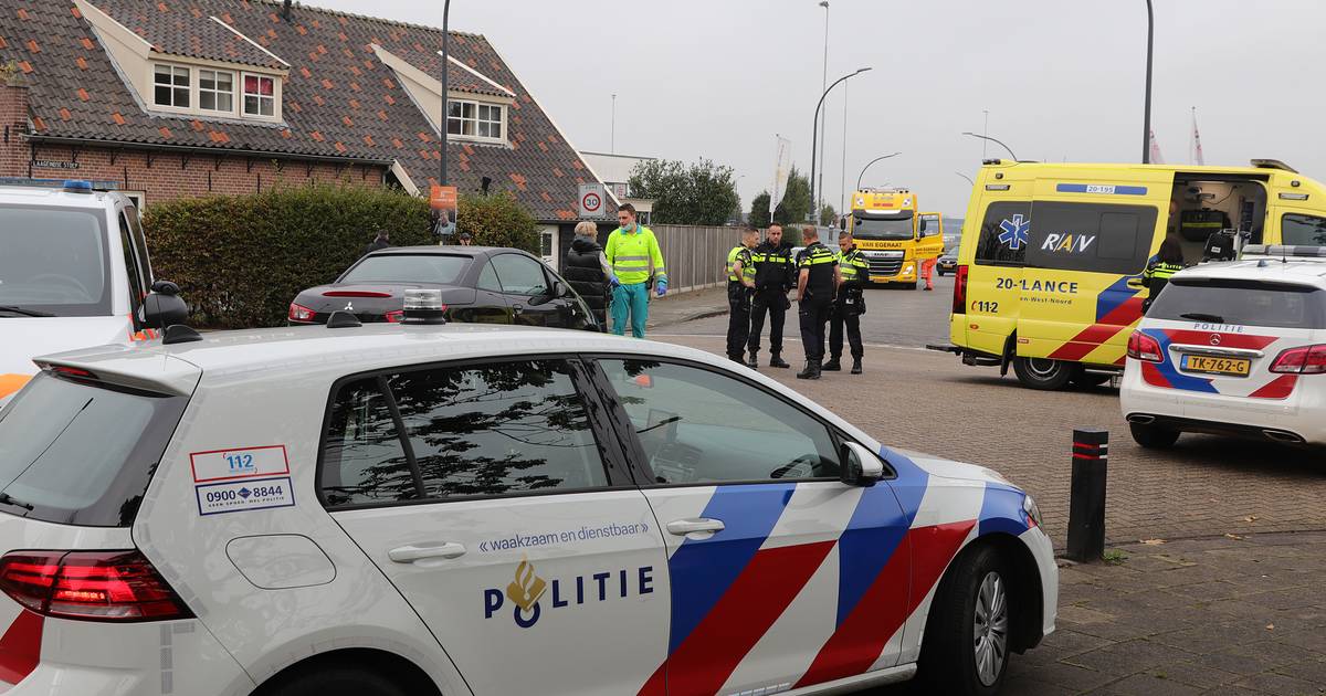 Fietser raakt gewond bij aanrijding met auto in Leeuwarden.