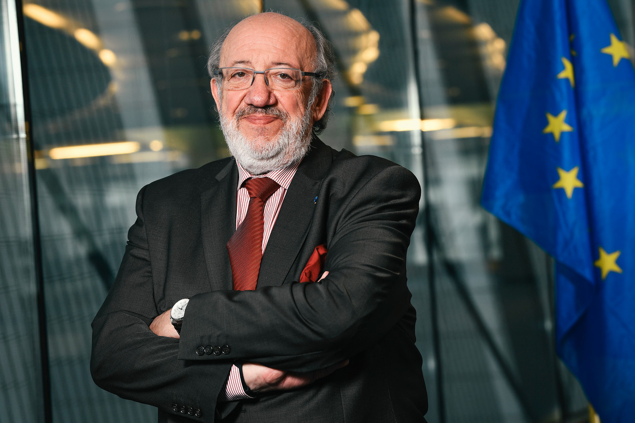 Louis Michel ‘Ik heb Charles aangeraden om in de privé te gaan zijn