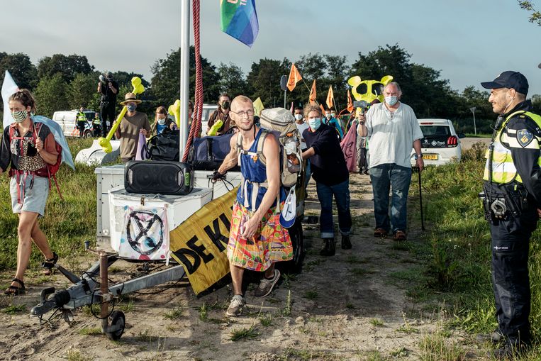 Extinction Rebellion organiseerde in solidariteit met de actiegroep Behoud Lutkemeer! een klimaatkamp in de Lutkemeerpolder.  Beeld Jakob van Vliet