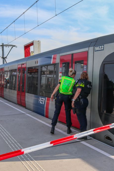 Twee mannen aangehouden na schietpartij in volle metro Hoek van Holland