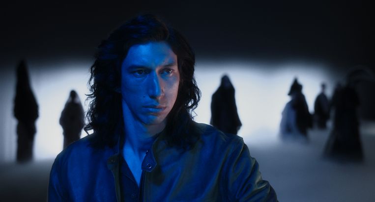 Adam Driver als Henry McHenry in Annette. Beeld 