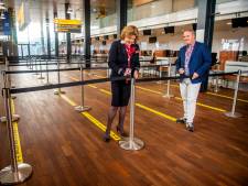 Op vakantie vanaf Rotterdam The Hague Airport: mondkapje op en afscheid nemen op de parkeerplaats