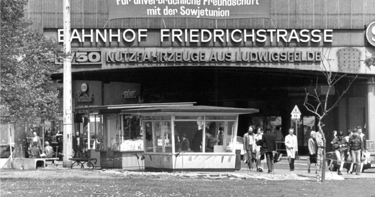 Ex-Stasi agent accused of 50-year-old murder on West Berlin border |  outside