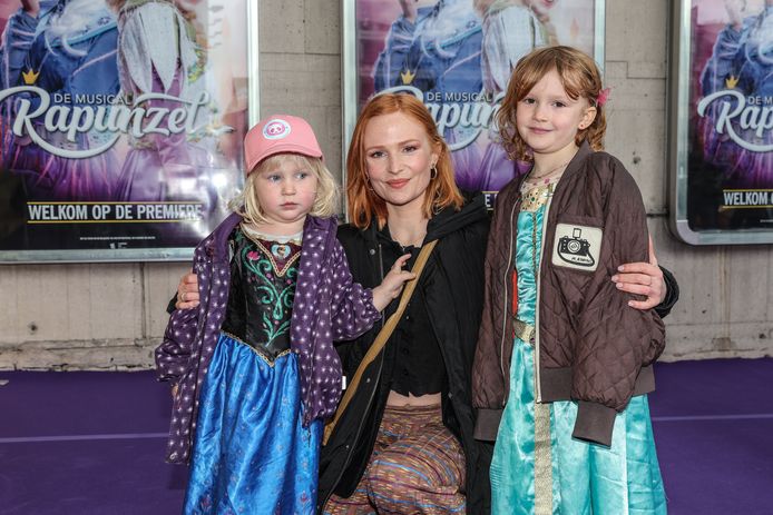 Clara Cleymans en haar dochters.