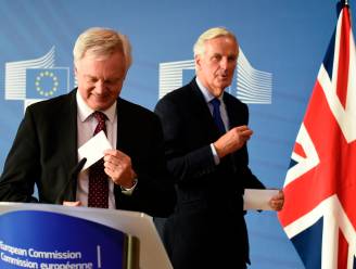 Onderhandelingen over brexit uit het slop