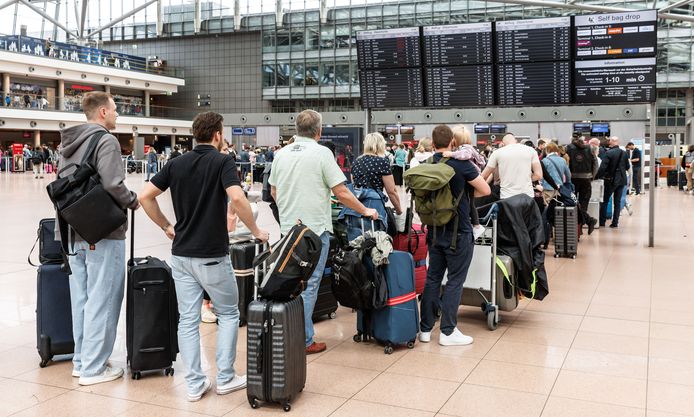 Wie als nieuwkomer aankomt, schrikt van de dingen die niet rijmen met Duitsland als het rijkste en modernste land van Europa. De lange wachttijden op luchthavens zijn berucht.