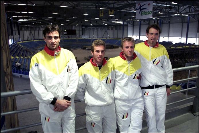 Trainer Gabriel Gonzalez, Olivier Rochus, Christophe Rochus en Filip Dewulf voor de confrontatie tegen Frankrijk in 2001.