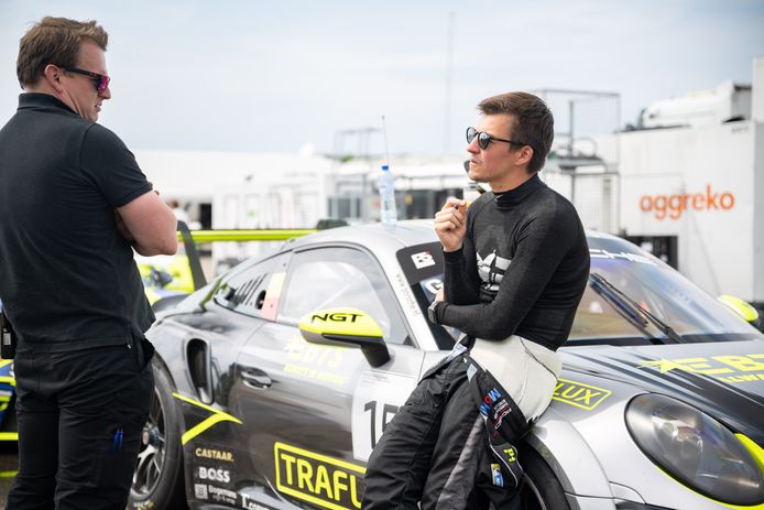 Een ontspannen Glenn van Parijs vecht mee voor de titel in de Porsche Carrera Cup Benelux.
