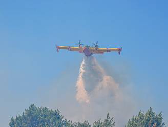 Nog geen einde aan bosbranden in zuiden van Frankrijk: twee extra zware blushelikopters om bosbranden in Gironde te bestrijden