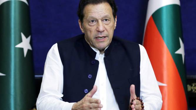 Oud-premier Pakistan naar rechtbank, vreest voor arrestatie