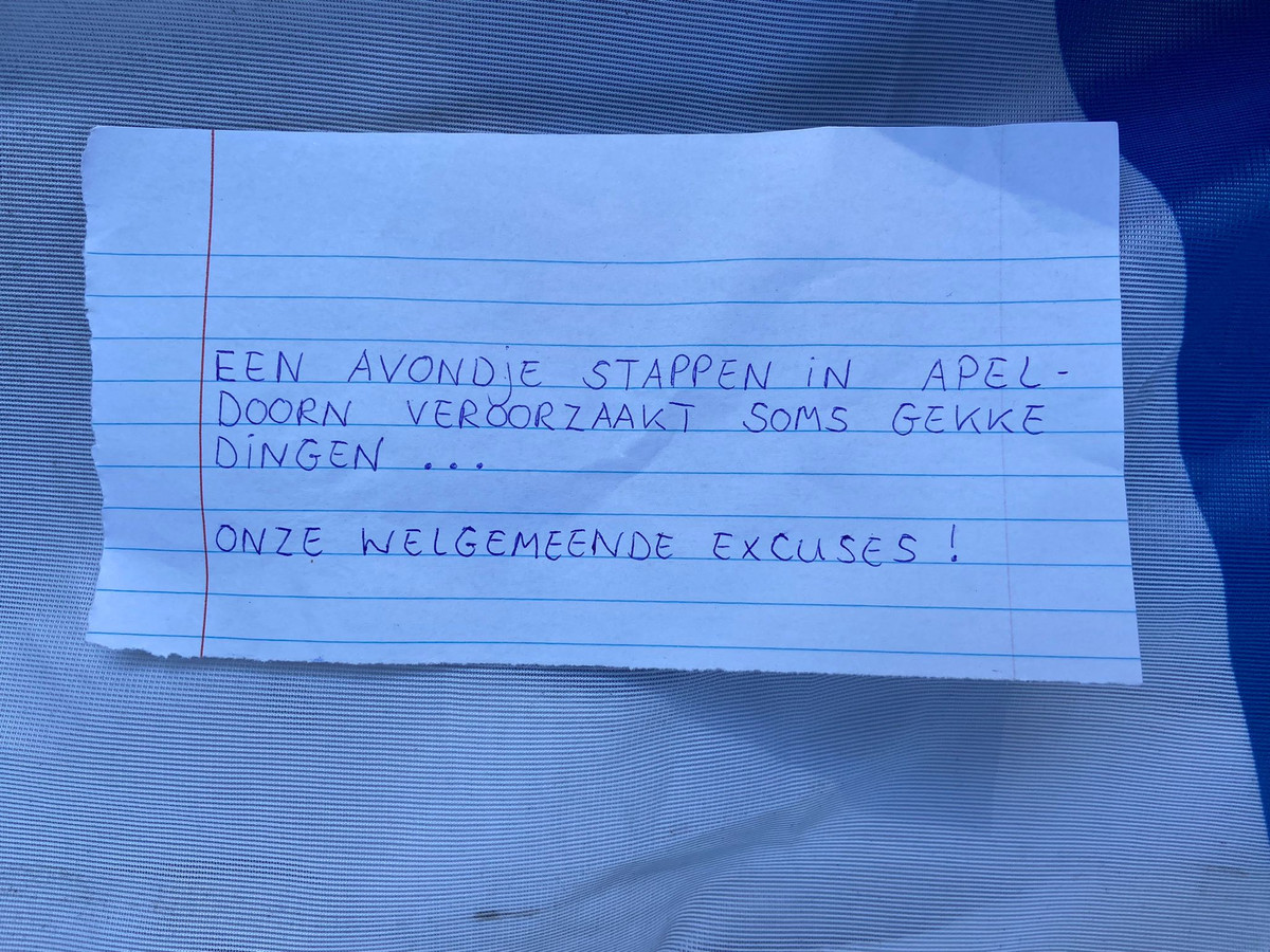 Spijt Na Avondje Stappen In Apeldoorn Spandoek Agovv Is Terug Met Briefje Van De Daders Foto