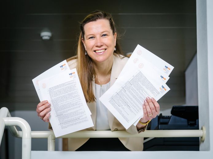 Liesbeth van den Brink-Baggerman, voorstander van leesbaar Nederlands in notariële akten en formulieren.