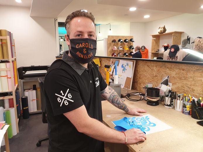 Le gérant de T-Shirt Mania à Charleroi, Nicolas Géa