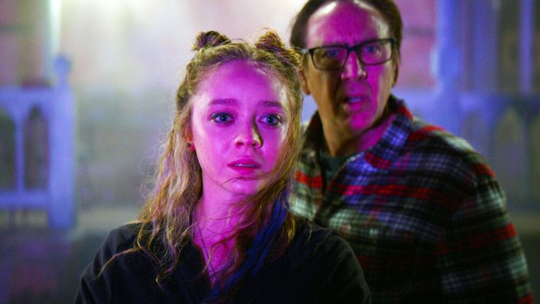 Nicolas Cage en Madeleine Arthur in 'The Color out of Space'. Beeld rv