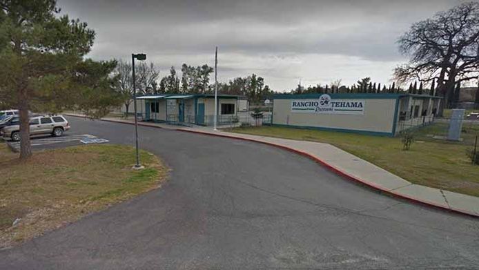 Bij een schietpartij in de buurt van deze basisschool in het noorden van de Amerikaanse staat Californië zijn zeker drie doden gevallen.