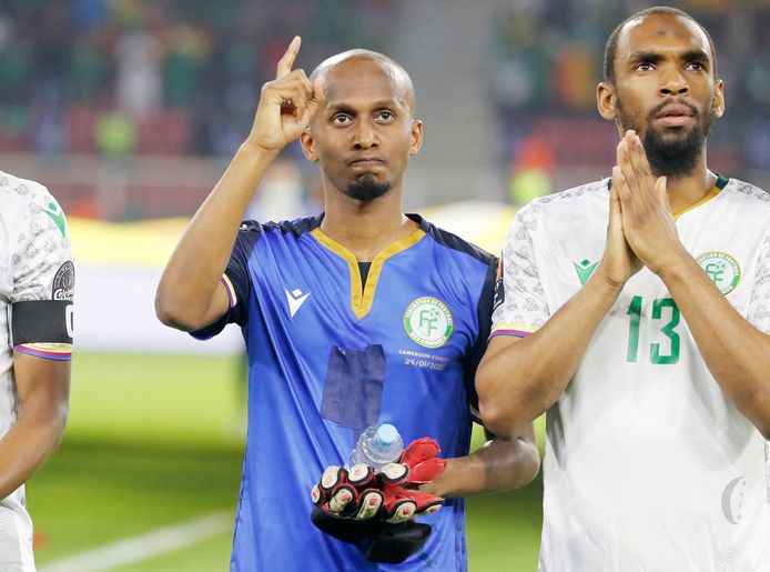 Latéral droit, Shaker Alhadhur va faire du mieux qu'il peut au poste de gardien de but.