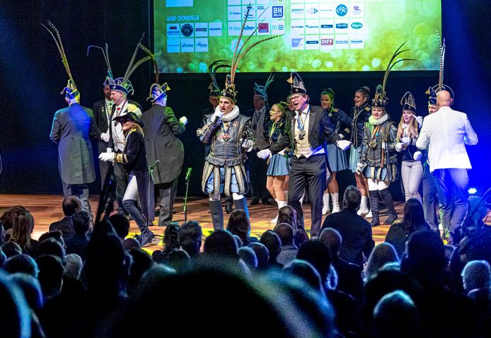 Carnavalsvereniging Eileuvers bestaat 66 jaar en dat werd gevierd met een feest in theater de Spiegel.