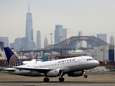 United Airlines zet ongevaccineerde werknemers op onbetaald verlof