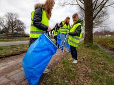 Vrijwilligers aan de slag tijdens Landelijke Opschoondag: ‘Het milieu wordt steeds viezer’
