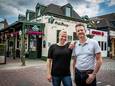 Uitbaters Sharon en Martijn van café Ons Dorp zoeken opvolging voor hun zaak in het centrum van Nuenen.