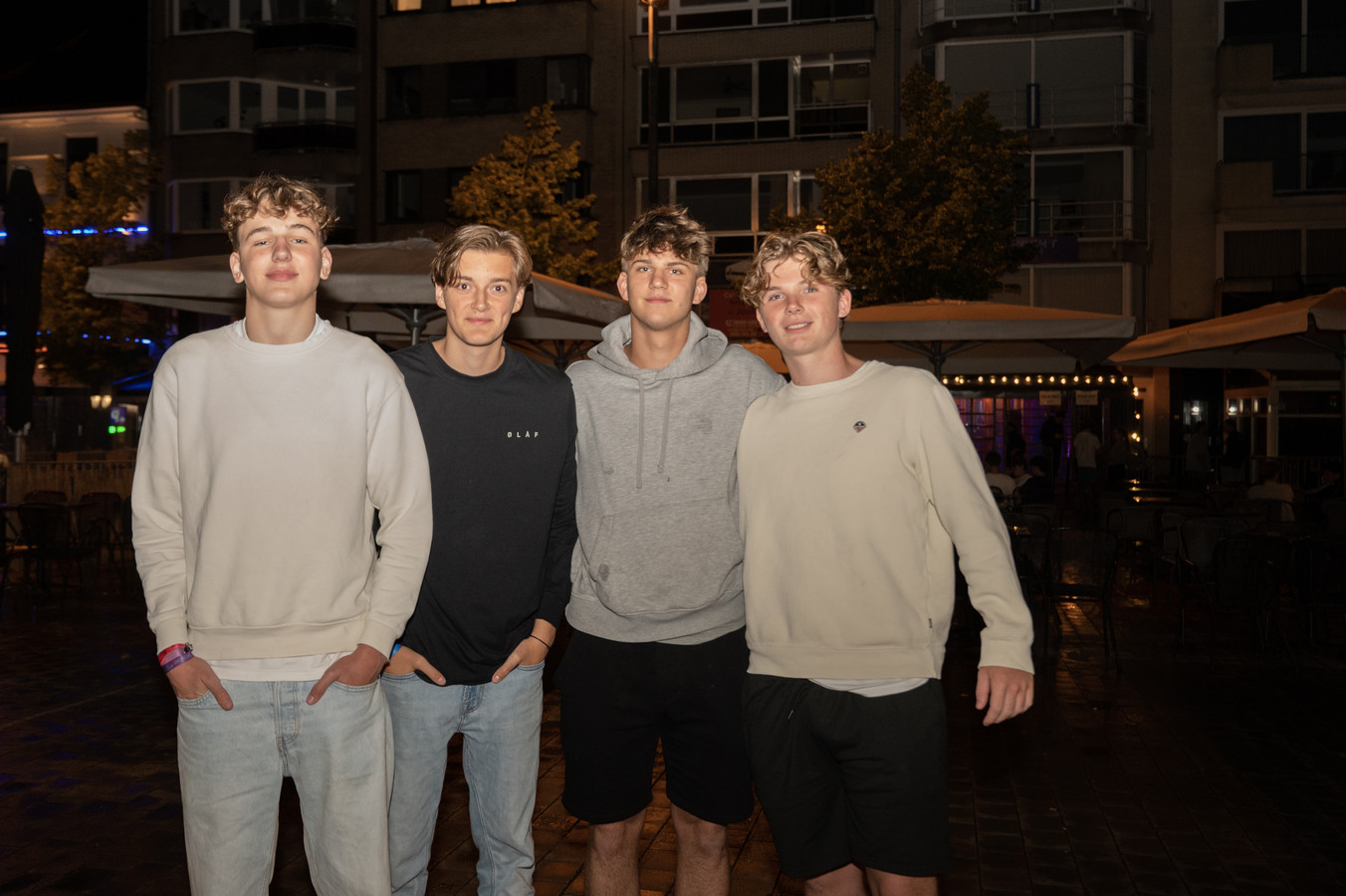 een-avondje-stappen-in-knokke-met-nederlandse-jongeren-we-slapen-in