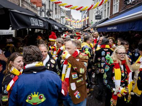Politiebonden zijn het spuugzat en dreigen met staking carnaval en blokkade Binnenhof