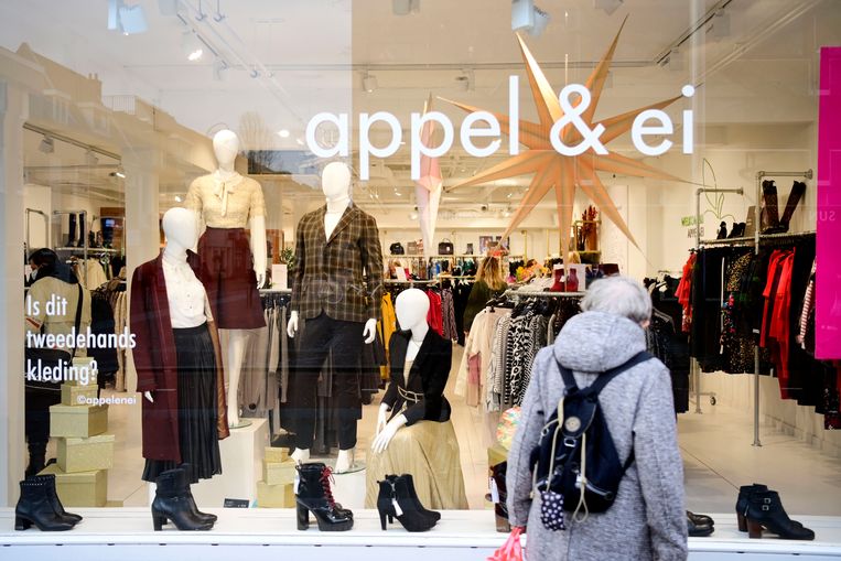 Wat is er mis Toepassing Sandalen De markt voor tweedehands kleding groeit als kool, maar hoe duurzaam is het  eigenlijk?