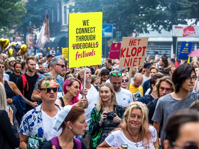 Unmute Us, deze zomer in Utrecht; dit was de tweede landelijke protestactie tegen de coronamaatregelen waardoor onder andere festivals niet doorgingen.