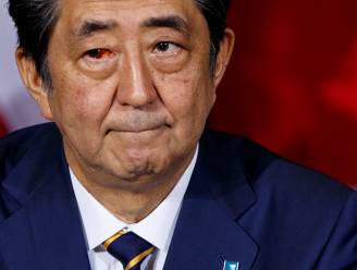 Japanse premier Shinzo Abe kondigt vertrek aan wegens darmklachten