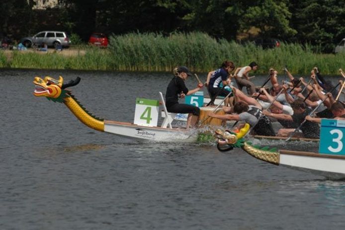 Westerhaarse schonen roeien drakenbootrace | Almelo e.o. | tubantia.nl