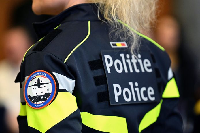 KIJK. Dit wordt het nieuwe uniform van de politie: zichtbaarder ...
