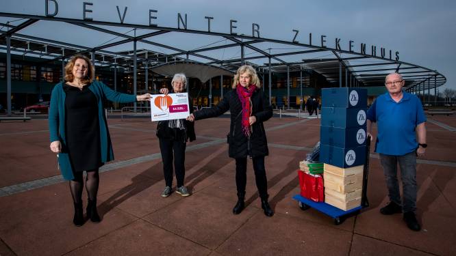 Kerstpakket-donatie van ziekenhuismedewerkers gaat naar Voedselbank Deventer