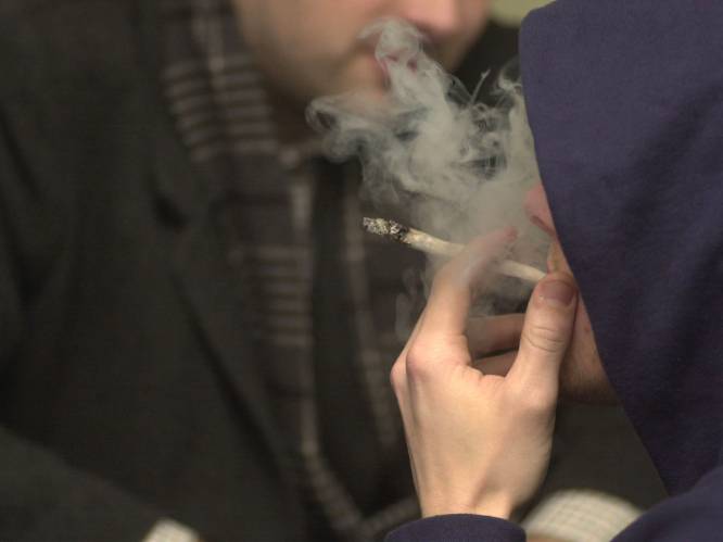 Man rookt elke dag twee joints: rechter verklaart hem rijongeschikt