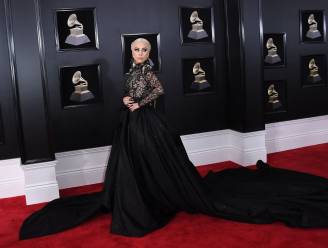 IN BEELD. Zwarte jurken en witte rozen: de meest memorabele looks van de Grammy Awards 2018