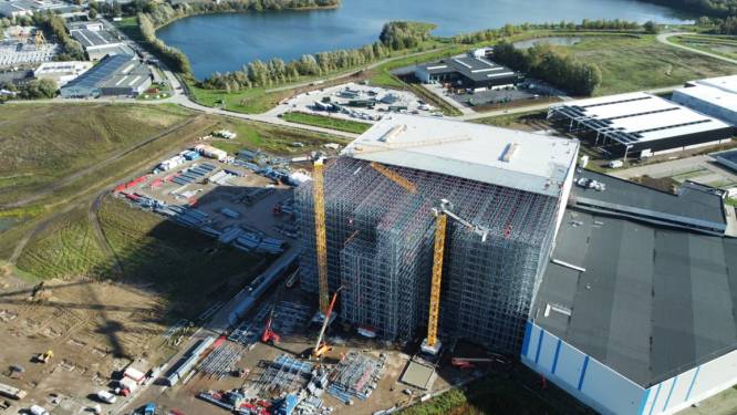 Opslag- en distributiebedrijf Dematra bouwt in Kruisem grootste palletmagazijn ter wereld: “Investering levert 42 nieuwe jobs op”