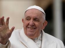 “Nette amélioration” de la santé du pape, hospitalisé pour une bronchite