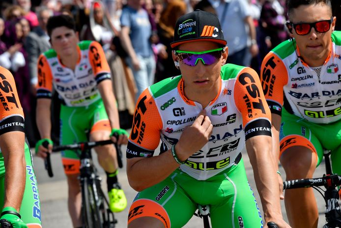 Vlak voor de Ronde van Italië van 2017 werden twee renners van het Italiaanse Bardiani voor de Giro-selectie op doping betrapt.