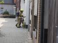 Brandweer aanwezig aan het Laageinde in Waalwijk.