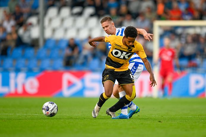 In de rust van het duel met De Graafschap werd DJ Buffonge gewisseld. Hij mist vanwege knieklachten vrijdag ADO Den Haag.