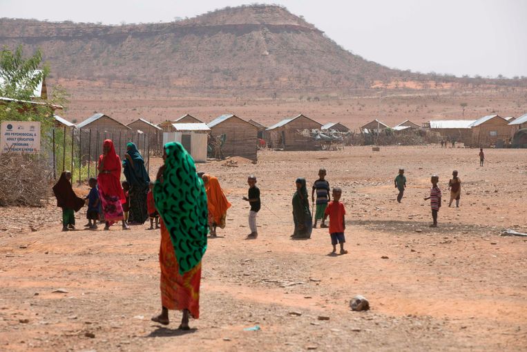 Het Mekladida-vluchtelingenkamp in Ethiopië, enkele dagen geleden.  In het kamp zitten meer dan 34.000 mensen uit buurland Somalië , die gevlucht zijn voor de droogte en oorlog in hun land. Beeld AFP