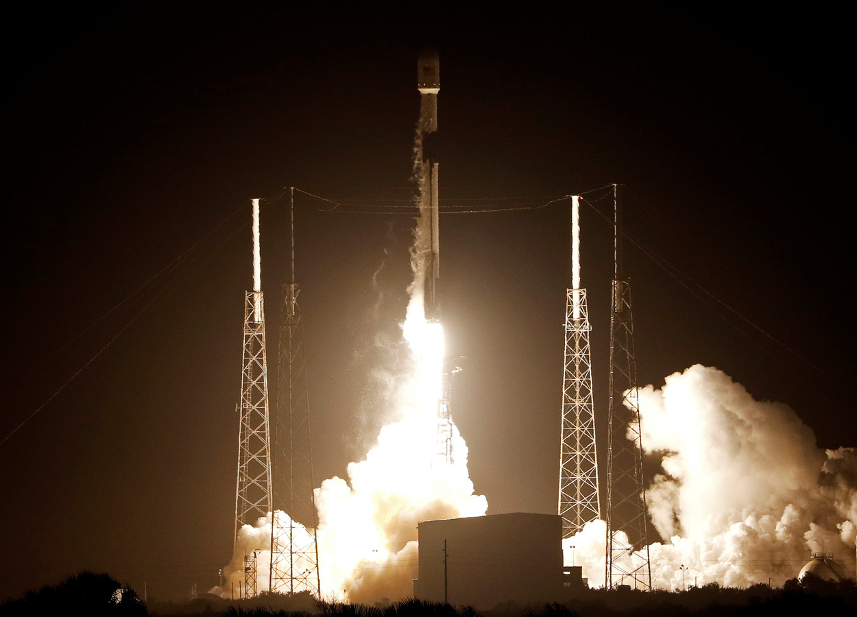 Een SpaceX Falcon 9 raket met daarin de Israëlische maanverkenner Beresheet wordt succesvol gelanceerd vanaf Cape Canaveral in Florida.
