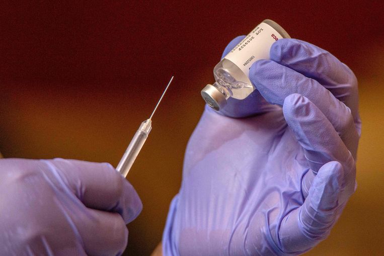 Ondanks de snelle vaccinatie stijgen het aantal hospitalisaties en besmettingen weer. Beeld AFP