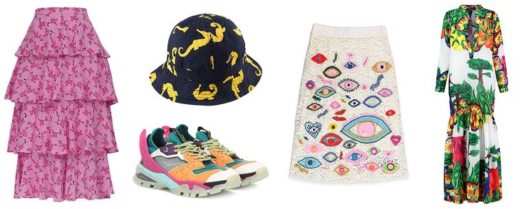 Roze rok van My Theresa x Baum und Pfertgarten € 390
Sneakers van Calvin Klein € 545
Vissershoedje van J.W. Anderson x Uniclo € 19,95
Rok met ogen van Essentiel Antwerp € 295
Jurk met tropische print van Stieglitz € 169 Beeld 