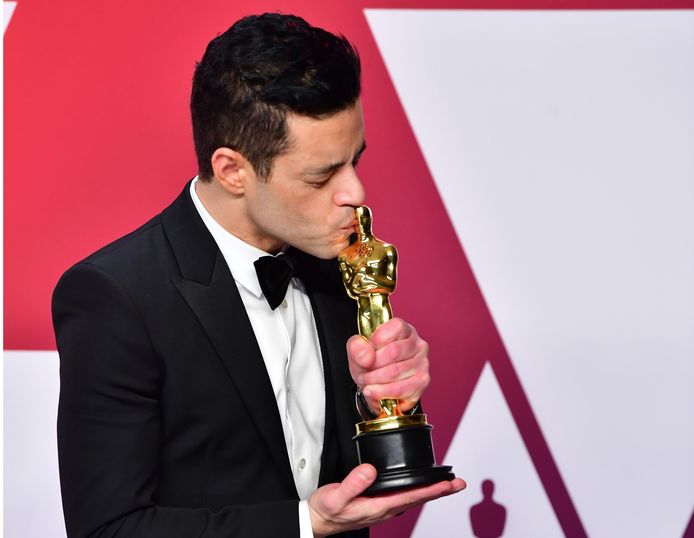 Rami Malek met zijn Oscar.