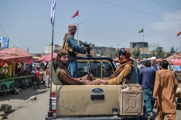 Taliban kondigen amnestie af, evacuatie op luchthaven ...